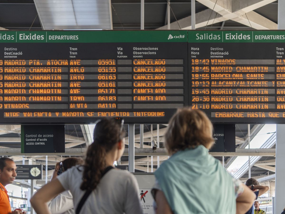 Foto: Renfe devolverá el importe de los trenes afectados por las averías en el AVE Madrid - Barcelona: así puedes solicitarlo. (Jorge Gil / Europa Press)