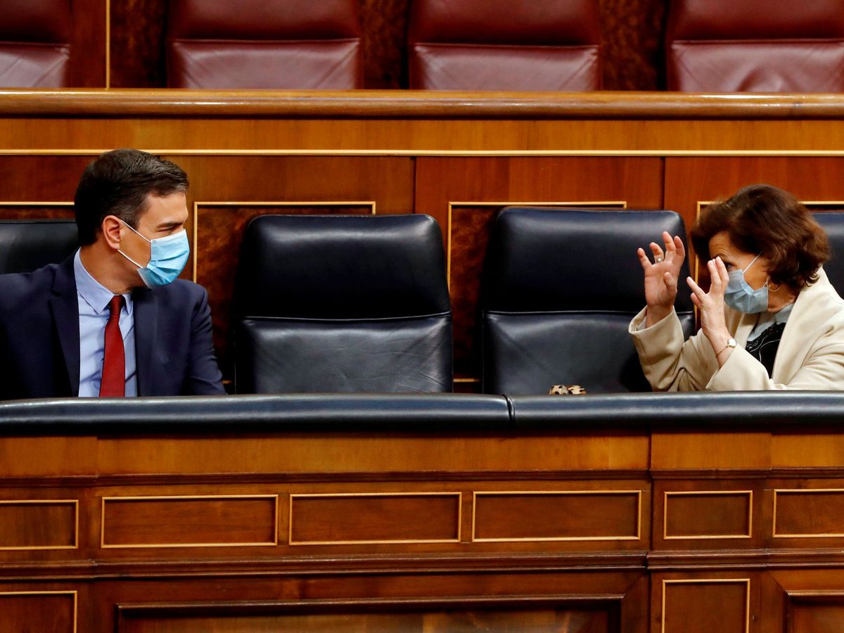 Foto: Pedro Sánchez y la vicepresidenta primera, Carmen Calvo, el pasado 20 de mayo en el Congreso. (Reuters)