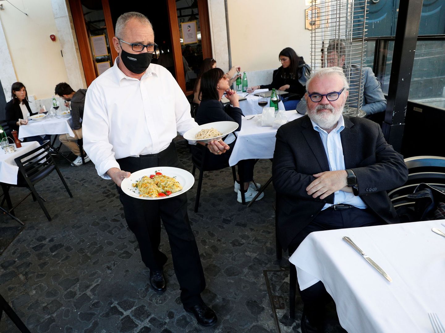 Un restaurante en Roma. (Reuters)