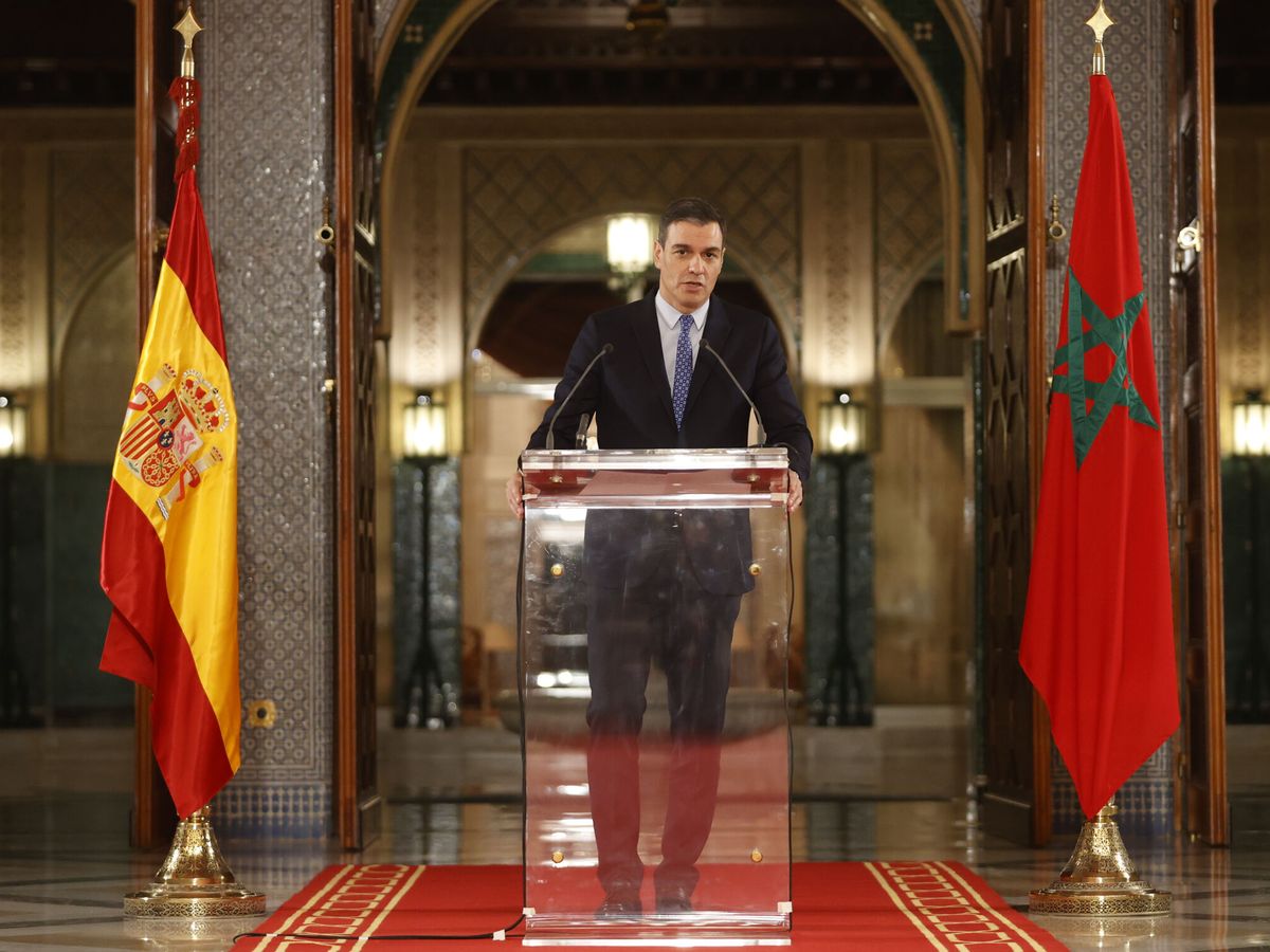 Foto: Pedro Sánchez, durante una rueda de prensa desde Rabat. (EFE/Archivo/Mariscal)