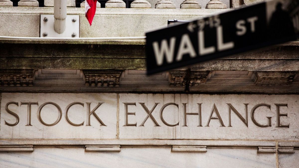 Wall Street cierra con fuertes ganancias y subida récord de 1.297 puntos del Dow Jones