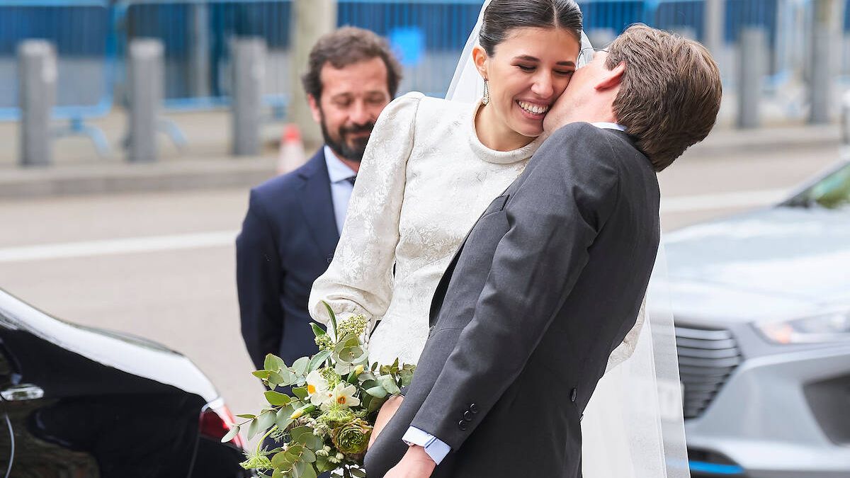 20 fotos y 20 titulares de la boda de José Luis Martínez-Almeida y Teresa Urquijo