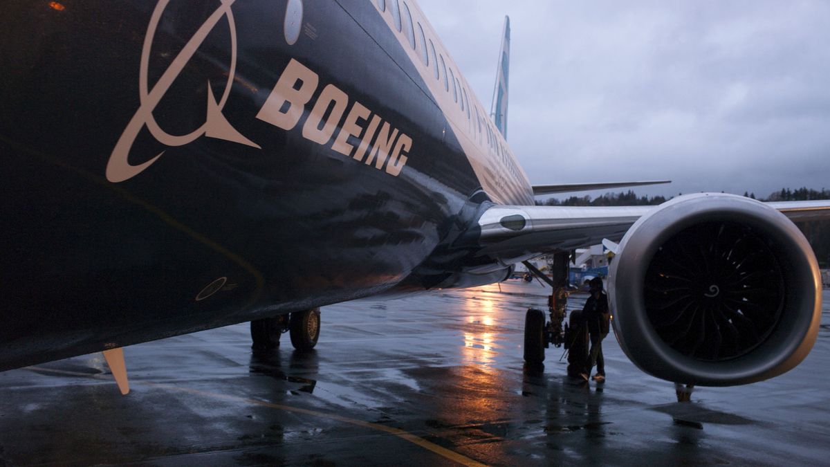 Prudencia de Airbus en bolsa tras el parón de la producción del 737 Max de Boeing