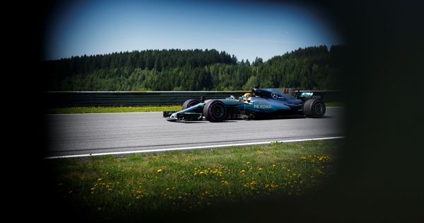 Foto: Imagen del coche de Lewis Hamilton. (EFE)