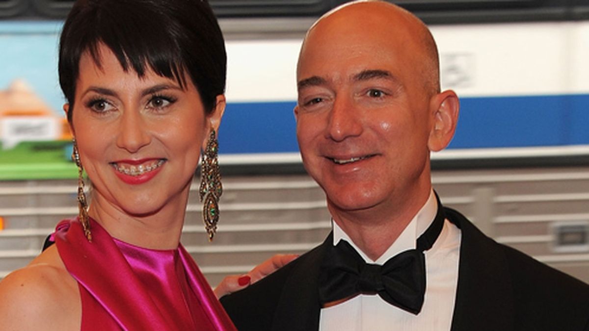 La señora Bezos hace trizas en Amazon la biografía de su marido