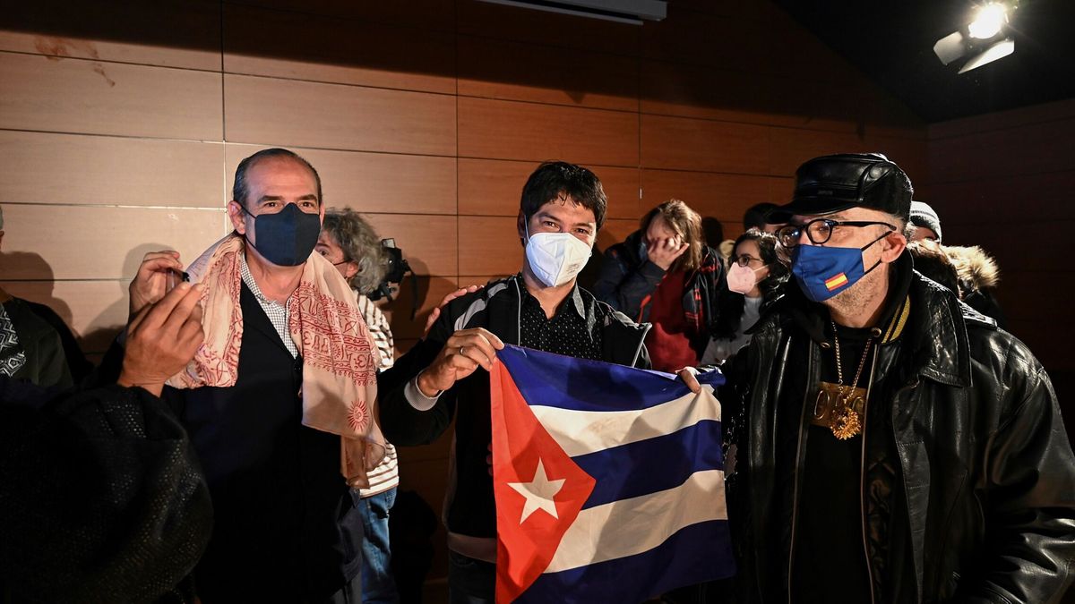 Albares apoya la libertad en Cuba tras facilitar la salida de Yunior García