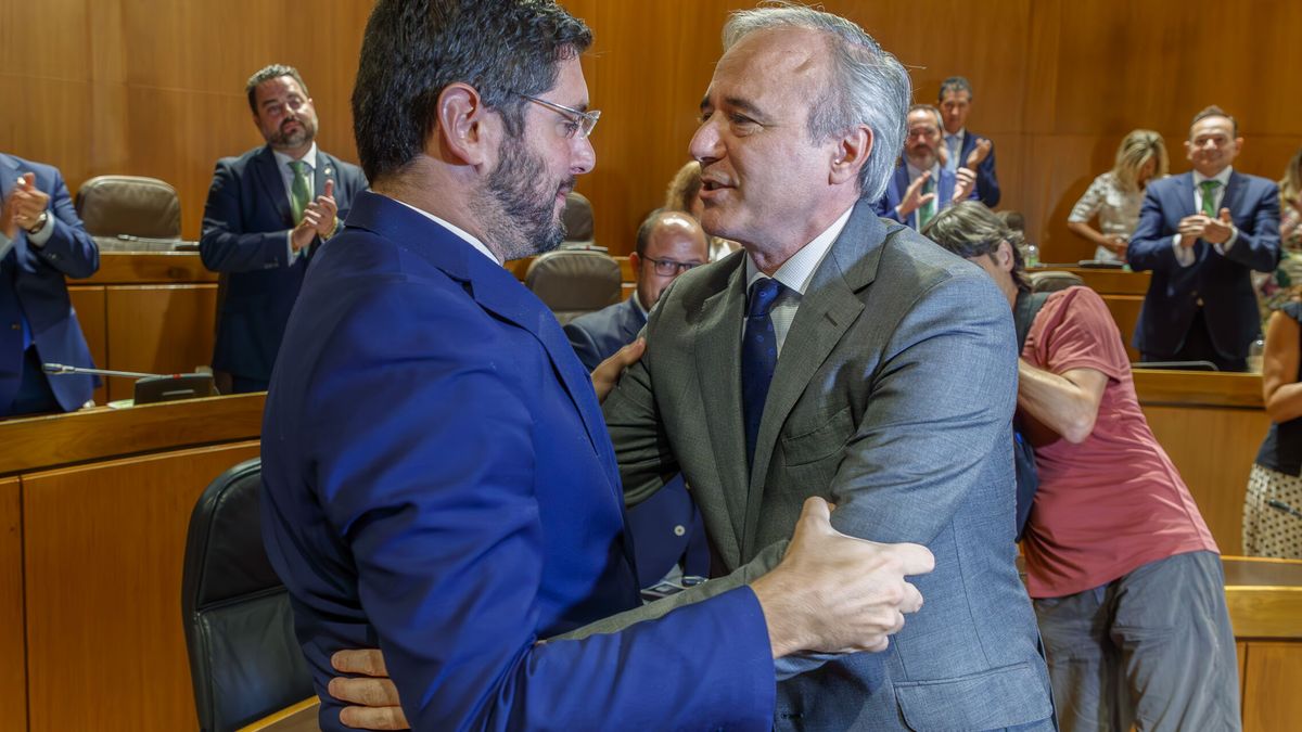Azcón, investido presidente de Aragón tras contar con el apoyo de Vox y el PAR