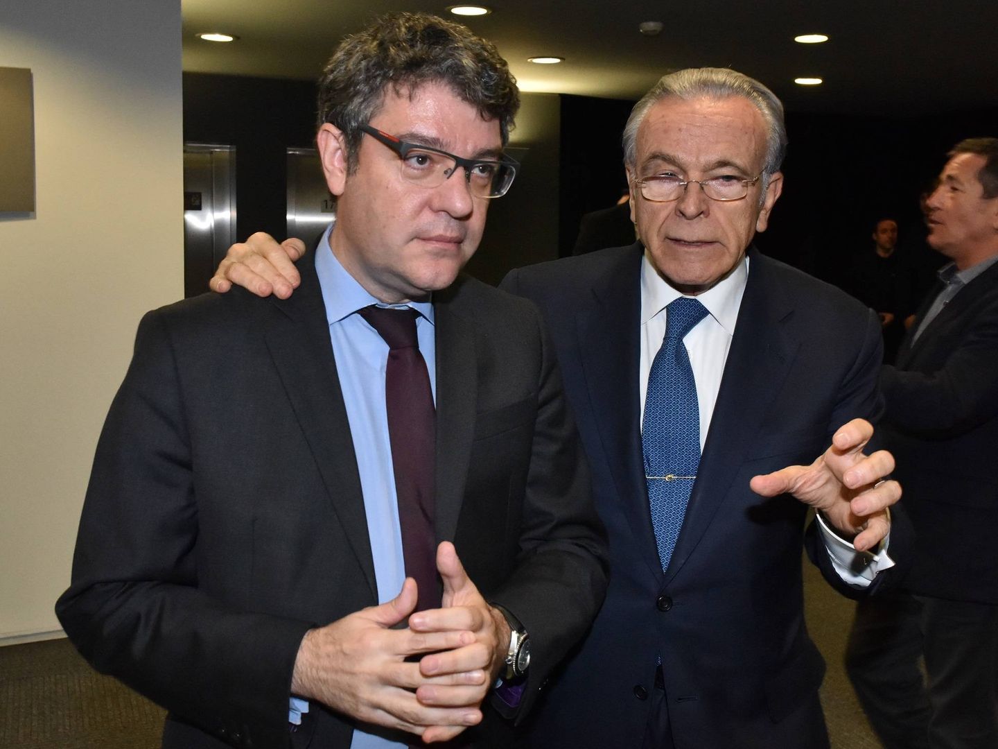 El ministro de Energía, Álvaro Nadal, junto con el presidente de Gas Natural, Isidre Fainé. (Fuente: Fundación Bancaria La Caixa)