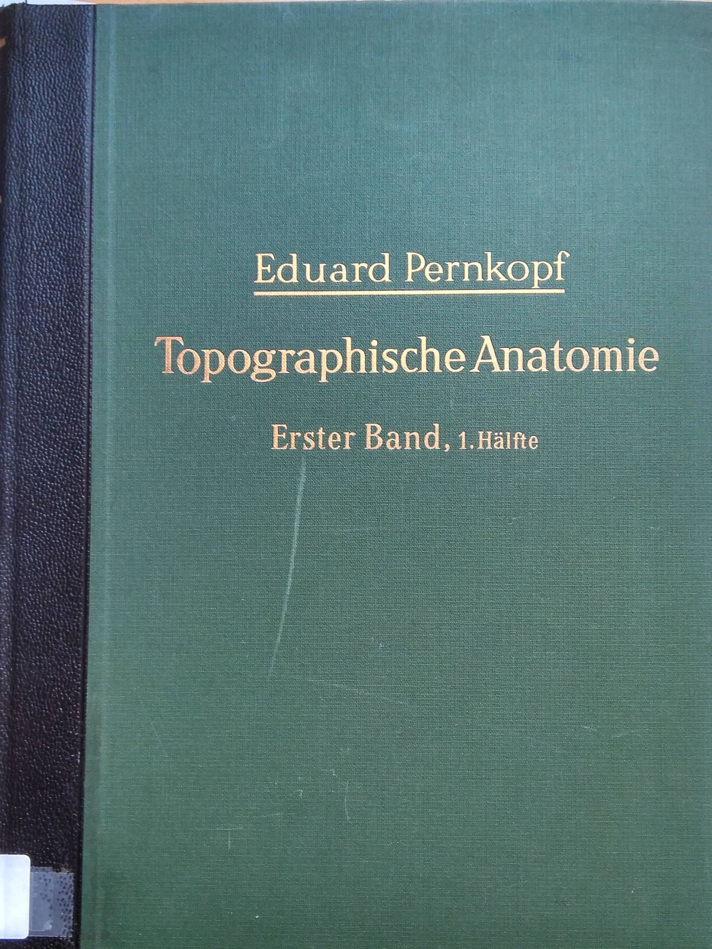 Cubierta de una edición de 1945 del atlas de Pernkopf. (Ana Ramírez)