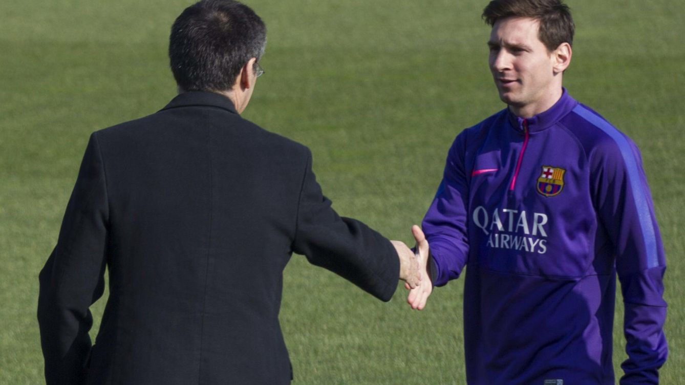 Foto: Bartomeu saluda a Messi (EFE)