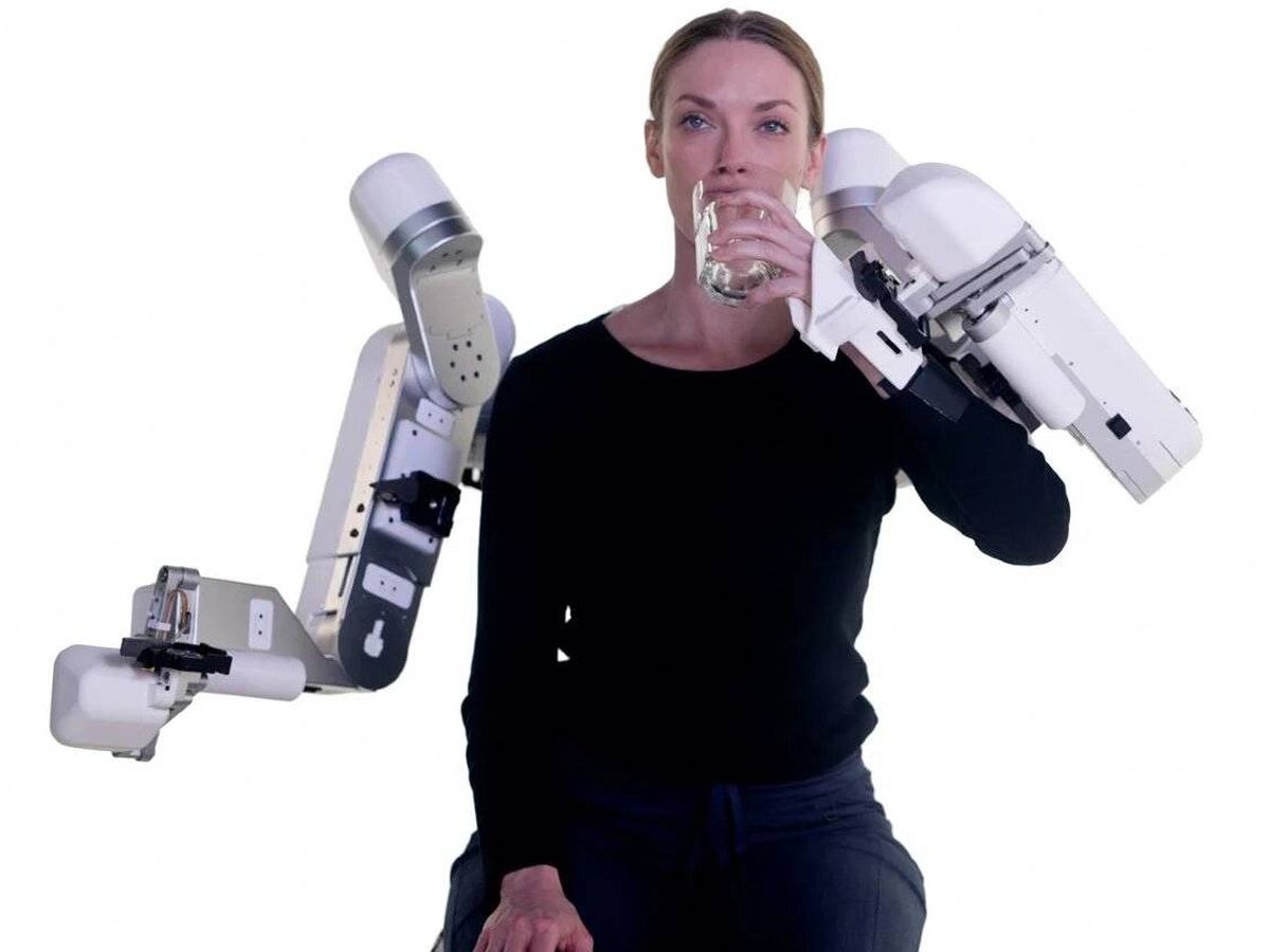 Foto: El Harmony SHR es un exoesqueleto robótico que actúa en la parte superior del cuerpo. Foto: Harmony Bionics.