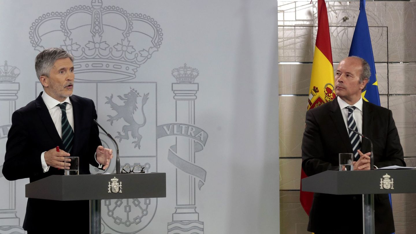 El ministro del Interior, Fernando Grande-Marlaska, y el titular de Justicia, Juan Carlos Campo. (EFE)