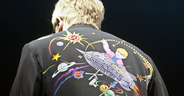 Foto: Elton John, durante su gira 'Rocket Man' en 2009 | EFE