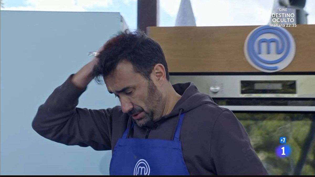 "Las cosas que sobran, ¡fuera!": Jordi Cruz 'tortura' a Juanma Castaño en 'MC Celebrity'