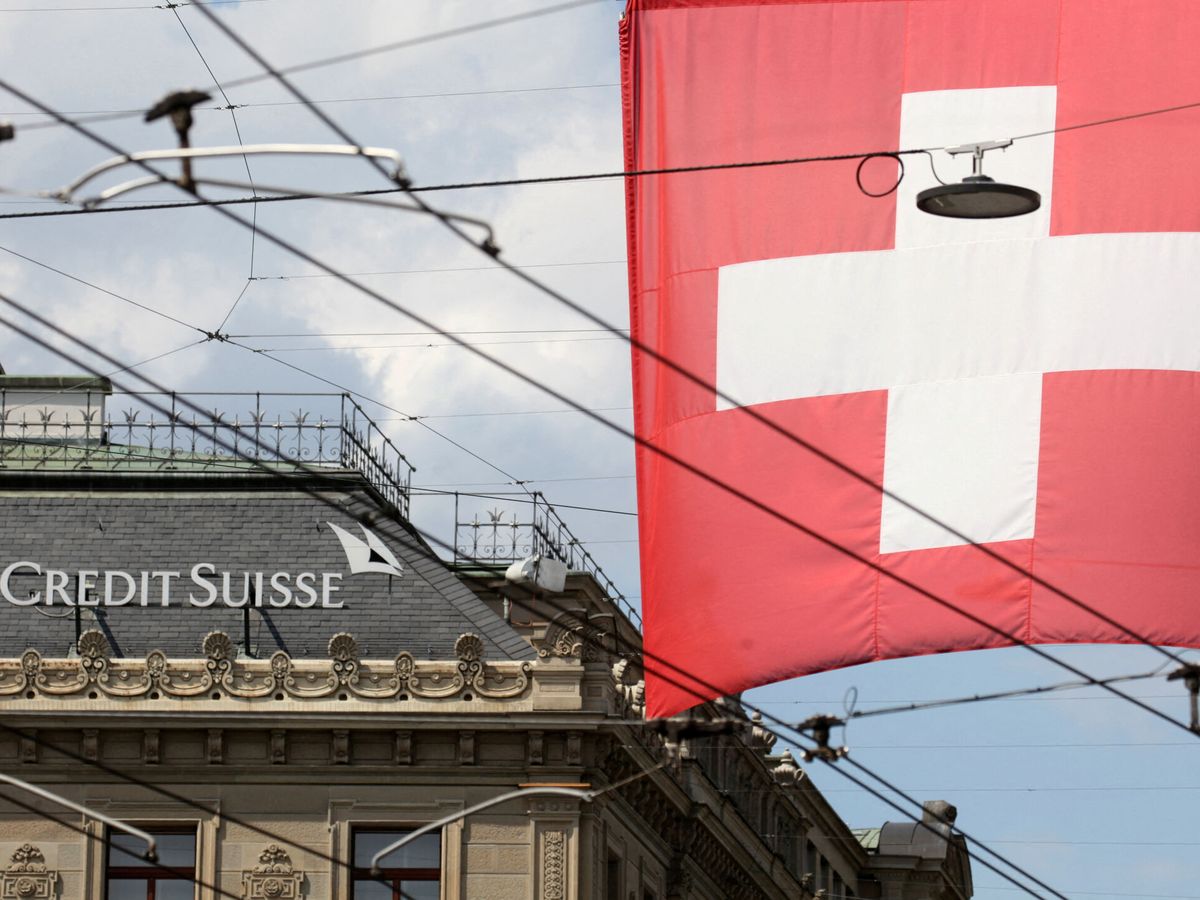 Foto: Logo de Credit Suisse en una de sus oficinas. (Reuters/Arnd Wiegmann)