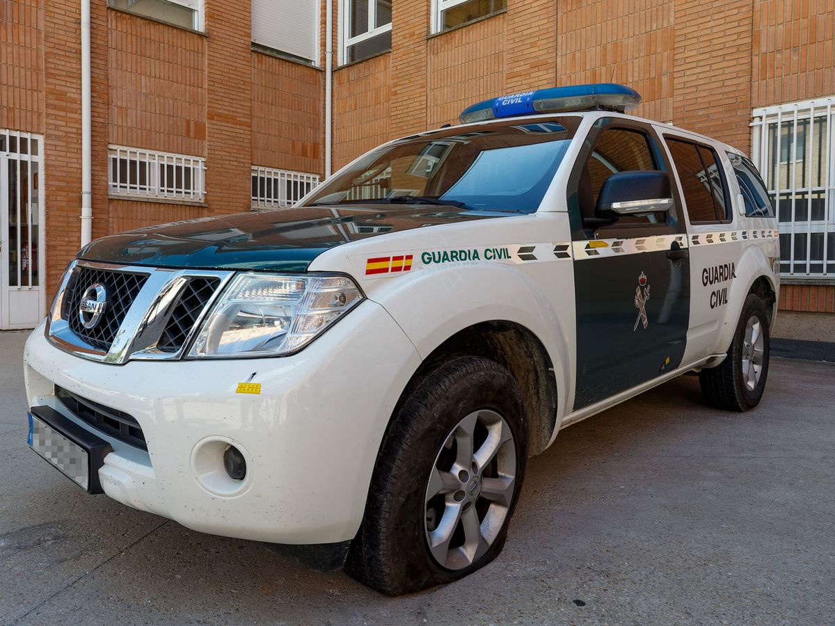 Foto: Uno de los coches de la Guardia Civil. (EFE/Santi Otero)