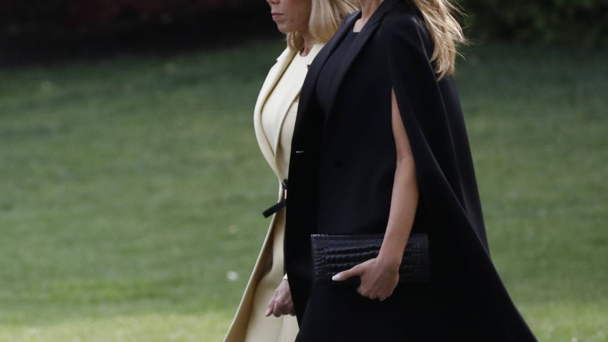 Los looks de Melania Trump y Brigitte Macron, las gemelas chic de 'El resplandor' 