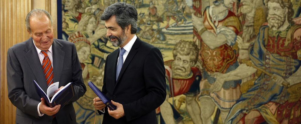 El presidente del CGPJ, Carlos Lesmes, en Zarzuela junto al Rey Juan Carlos. (Reuters)