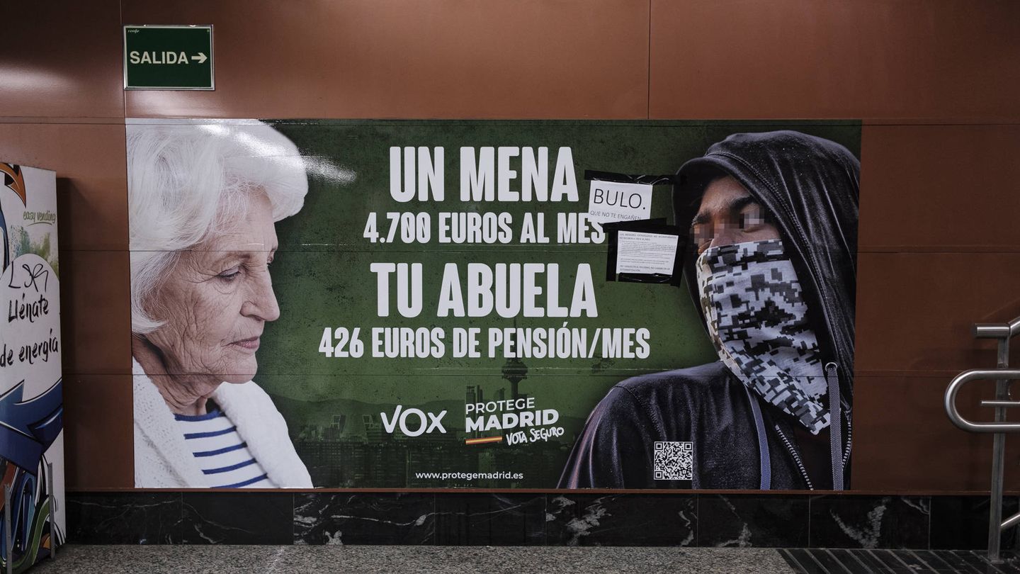 Cartel electoral de Vox contra los 'menas'. (Sergio Beleña)