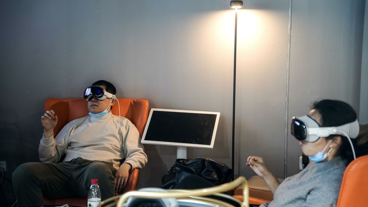 Así es Proton Pulse, el "futurista" primer juego de realidad virtual para las Apple Vision Pro