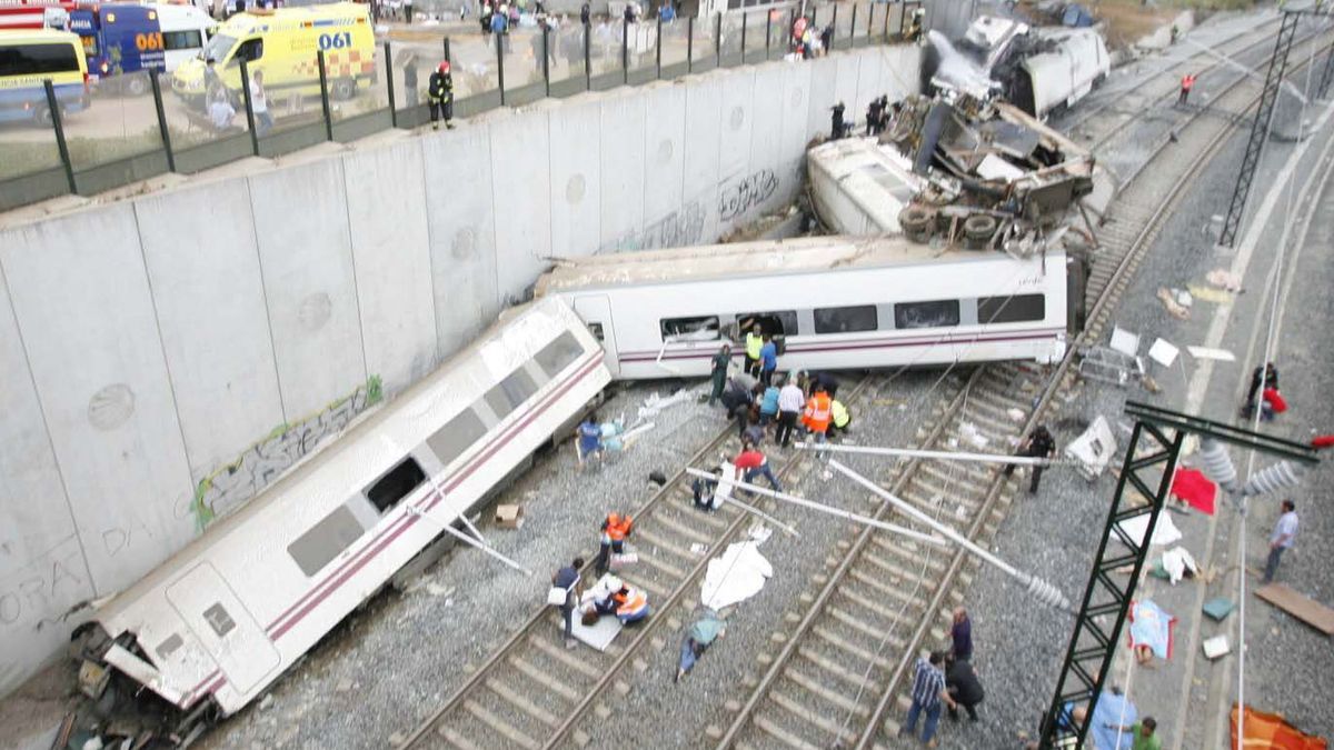 Víctimas del tren de Santiago denuncian "desamparo y falta de información"