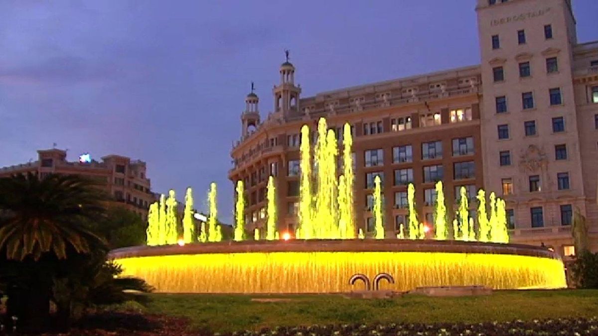 La Junta Electoral prohíbe a Colau iluminar de amarillo fuentes y edificios por los presos