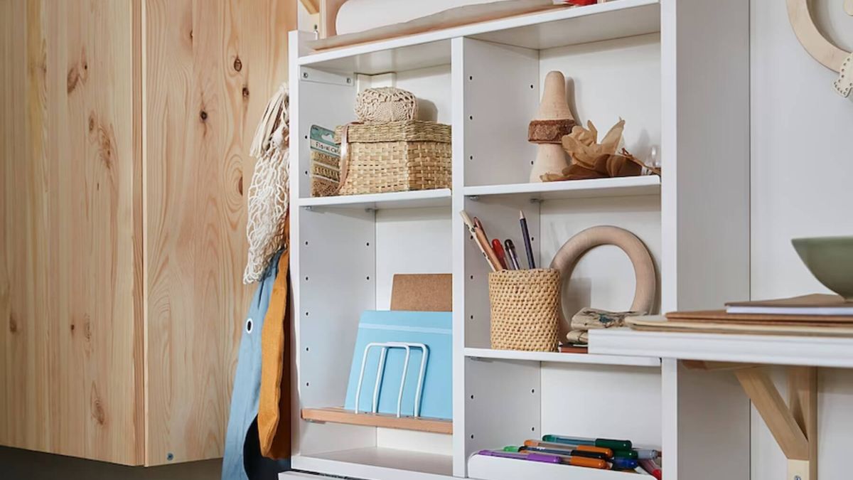 Ikea apuesta por el orden y el estilo con este mueble abatible para casas pequeñas