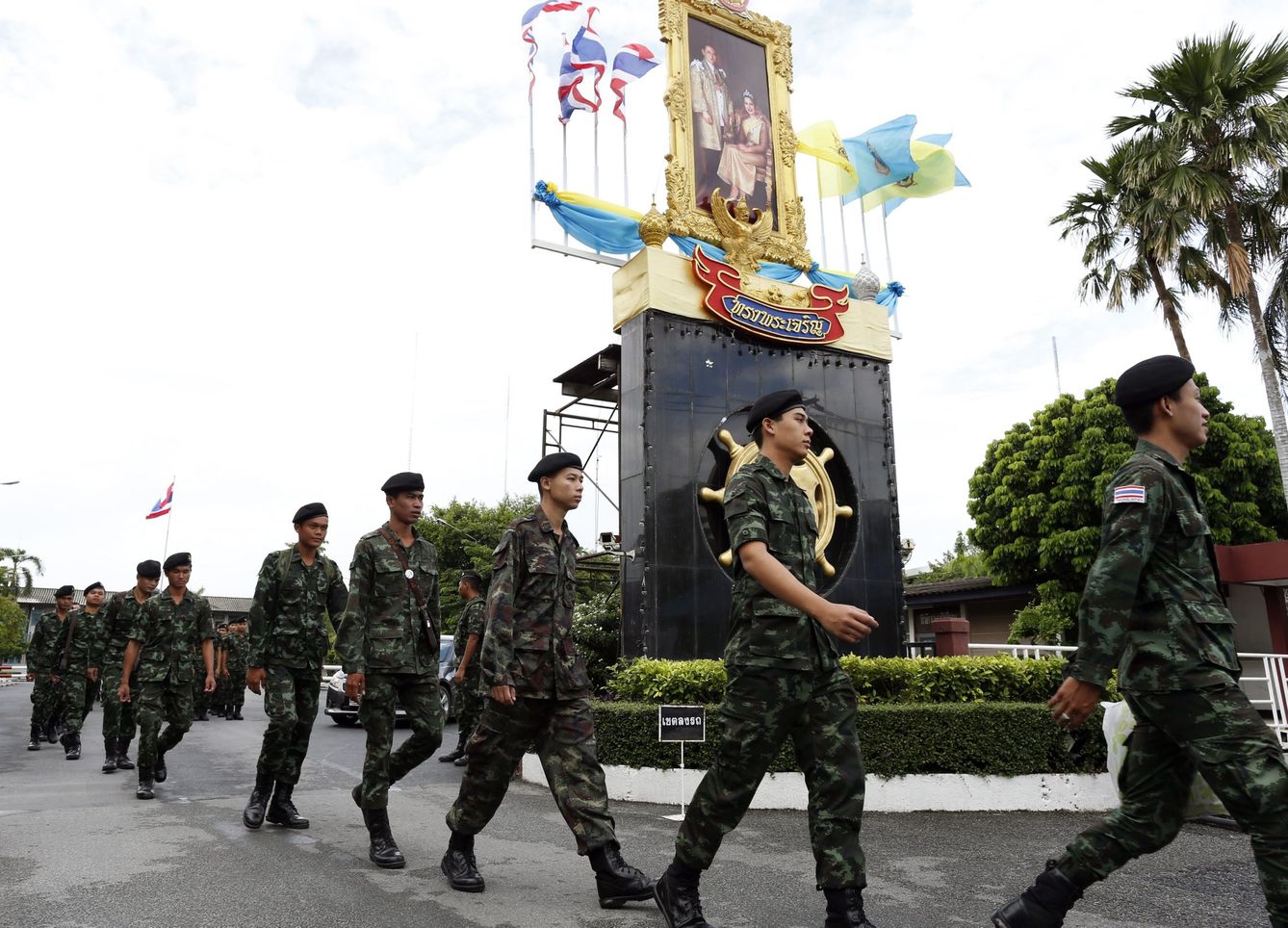 Militares tailandeses durante el referéndum sobre la nueva constitución, en agosto de 2016. (EFE)