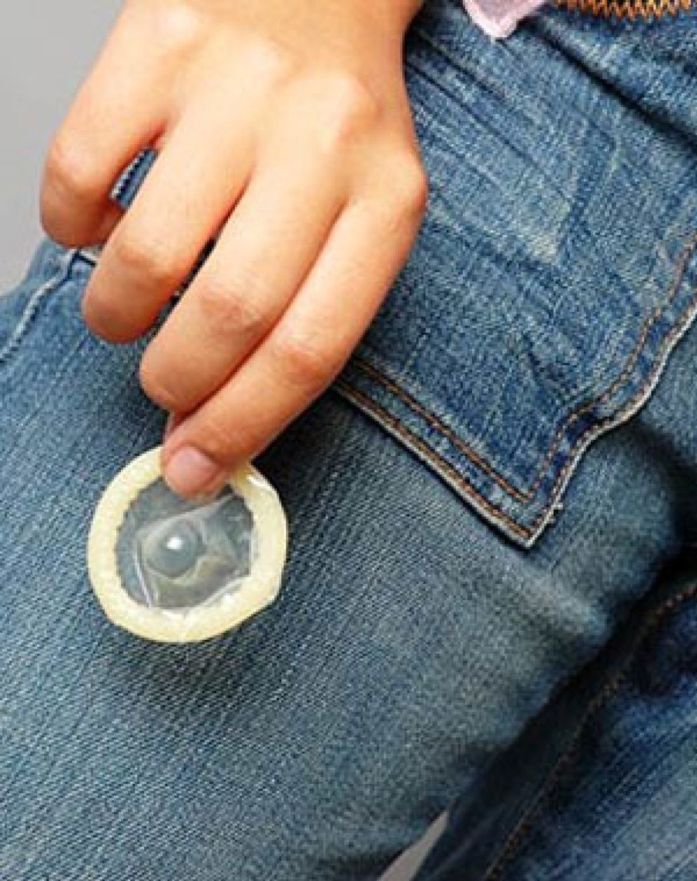 Foto: Tres preservativos por un euro en el Metro de Madrid