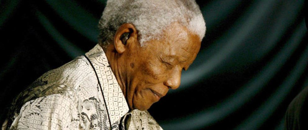 Foto: Un amigo íntimo de Nelson Mandela: "Es hora de dejarle marchar"