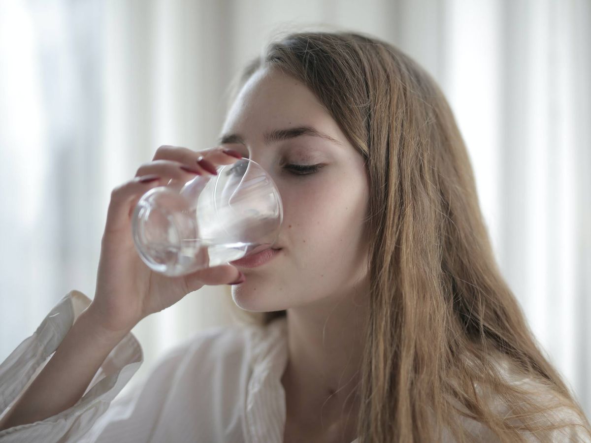 Foto: Cómo saber que sufrimos deshidratación y los remedios para evitarlo (Pexels/ Andrea Piacquadio)