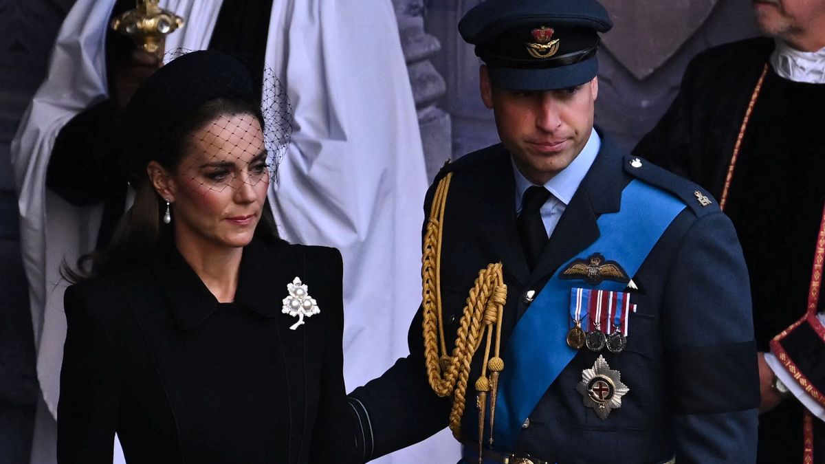 Los homenajes de Kate Middleton y Meghan Markle a Isabel II a través de sus joyas
