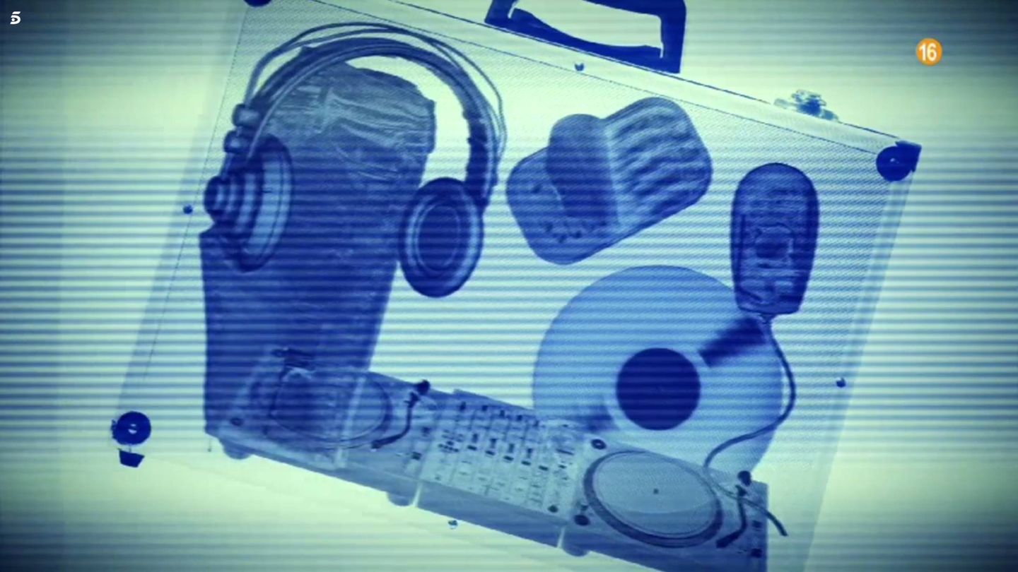 Concursante 10 de 'GH VIP 6': mesa de mezclas, auriculares, ratón, disco...