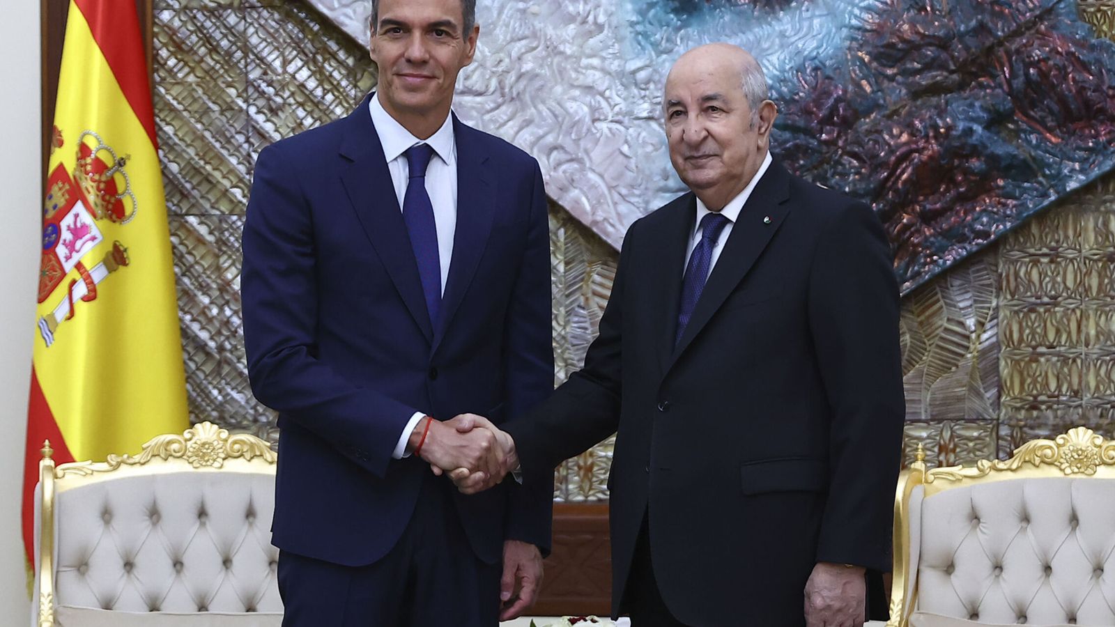 Foto: Pedro Sánchez y el presidente de la República Argelina Democrática y Popular, Abdelmadjid Tebboune. (EFE)