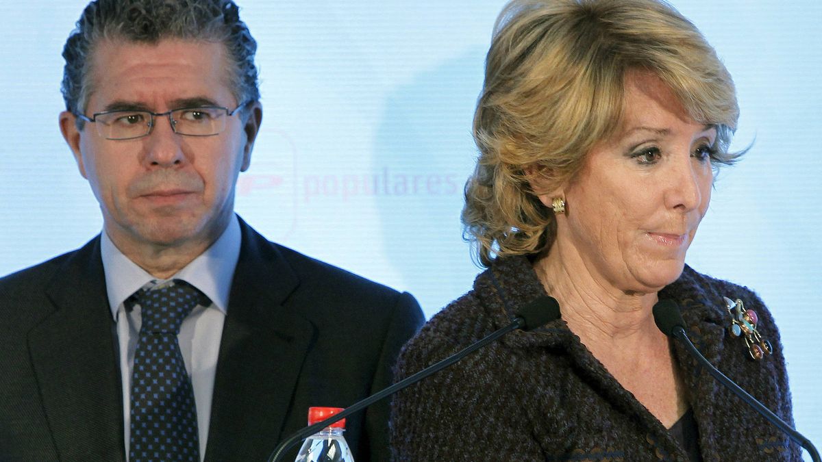 Aguirre niega su 'dedo divino' en la caída de Granados, que sigue en el PP de Valdemoro