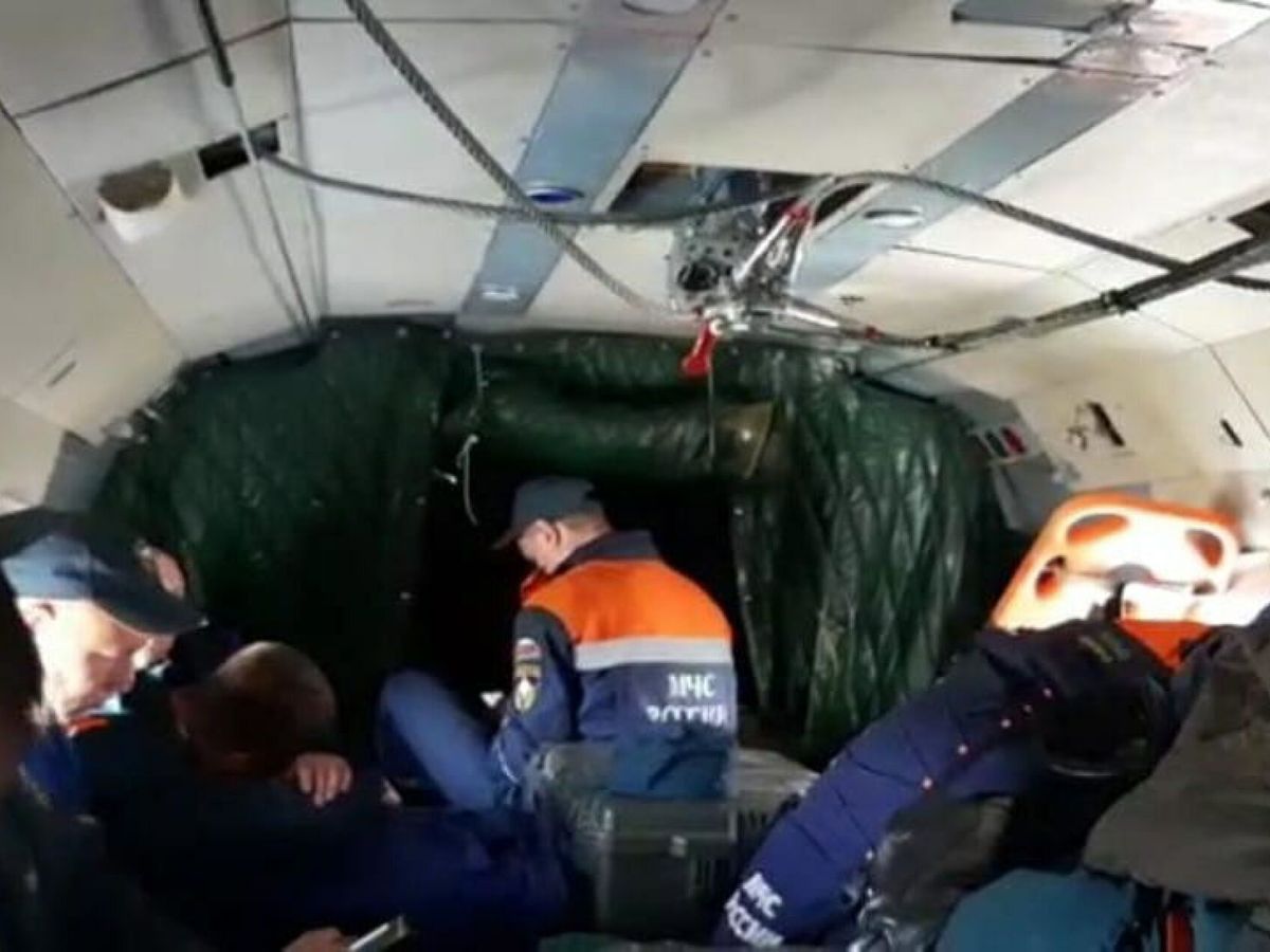 Foto: Equipo de salvamento en Kamchatka. (EFE)