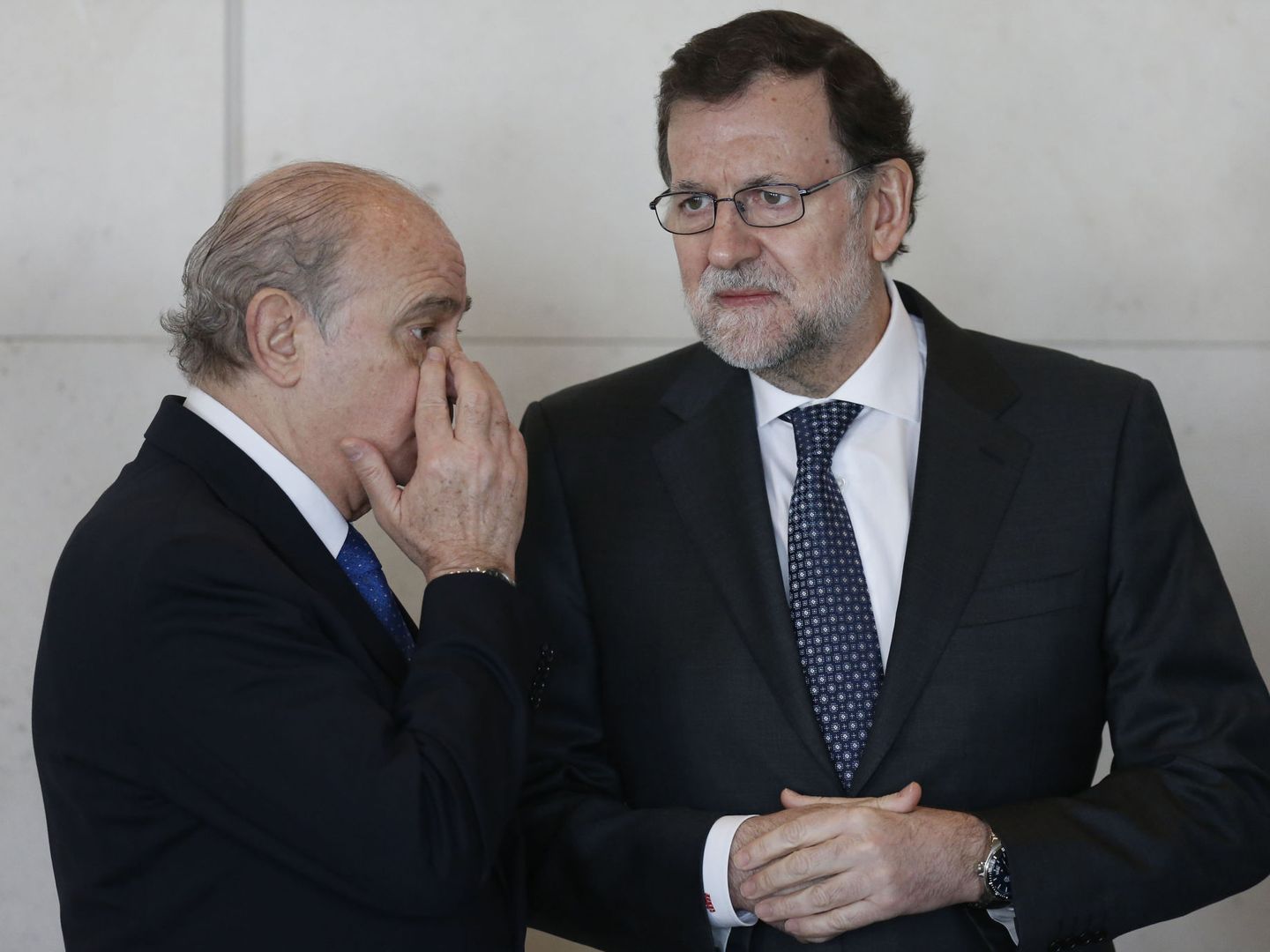 Jorge Fernández Díaz y Mariano Rajoy. (EFE)