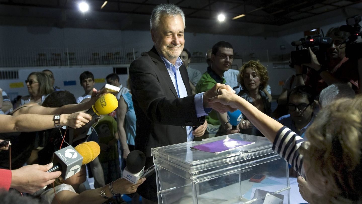 Griñán, votando en 2011. (EFE/Eduardo Abad)
