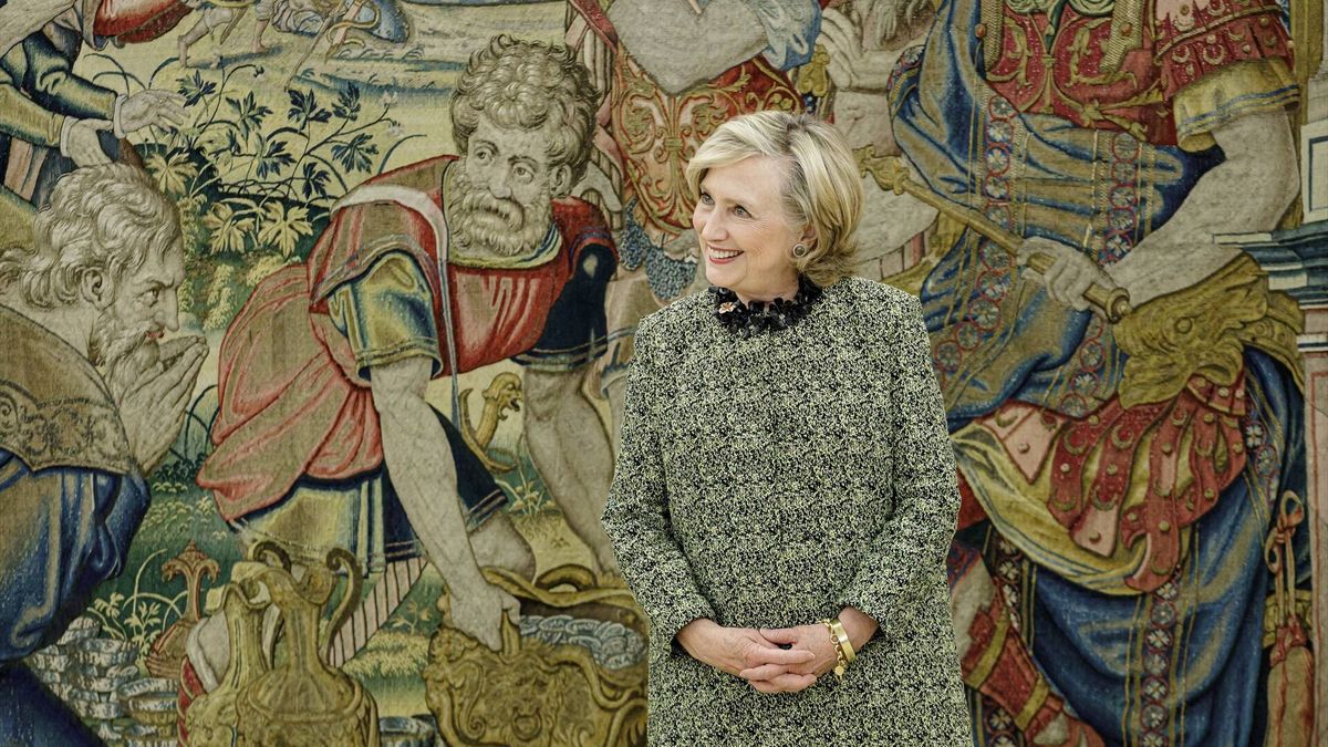 Eugenia Martínez de Irujo cuenta cómo se gestó la visita de Hillary Clinton a Sevilla: unas cartas de su madre, la duquesa de Alba, y una promesa cumplida