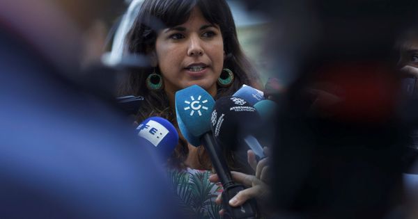 Foto: La secretaria general de Podemos Andalucía, Teresa Rodríguez, tras ratificar la denuncia presentada ante la Fiscalía contra Manuel Muñoz Medina. (EFE)