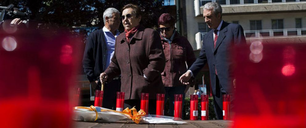 Foto: Las familias de las víctimas del Yak-42 les rinden homenaje y piden el fin de la "impunidad"