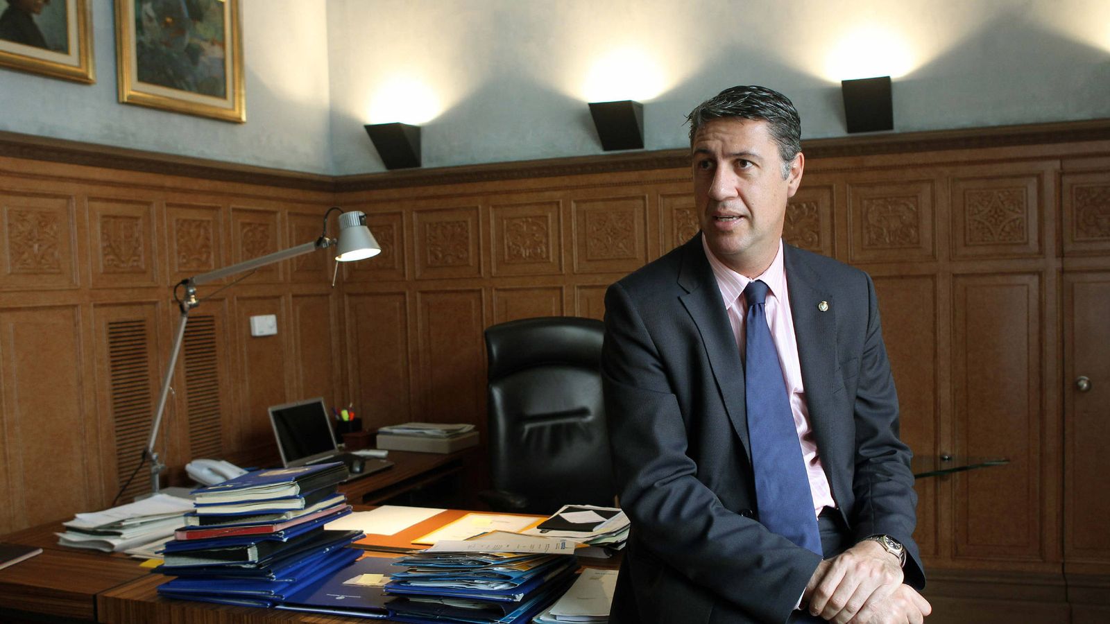 Foto: El alcalde de Badalona, Xavier García Albiol, en su despacho. (Efe)