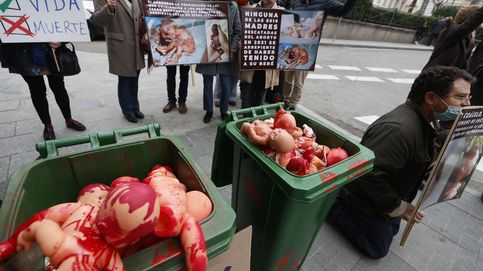 El Senado da luz verde al cambio que penaliza el acoso ante las clínicas abortistas