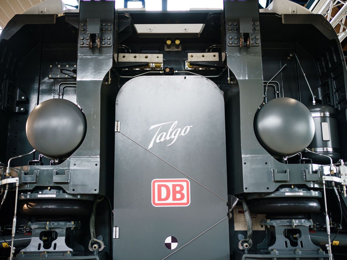Foto: Logo de Talgo en un tren en Alemania. (EFE/Clemens Bilan)