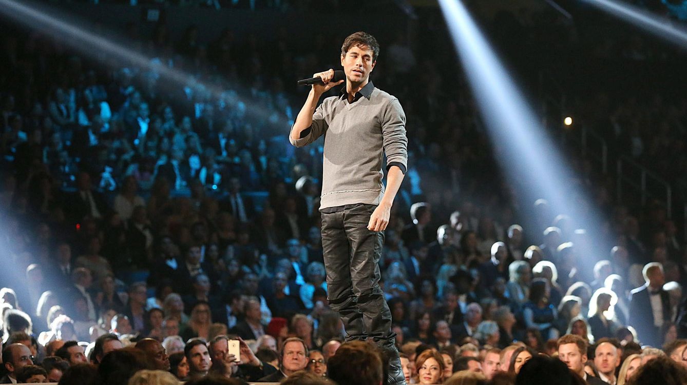 Foto: Enrique Iglesias, en el escenario de los premios Grammy del pasado 8 de febrero (EFE)