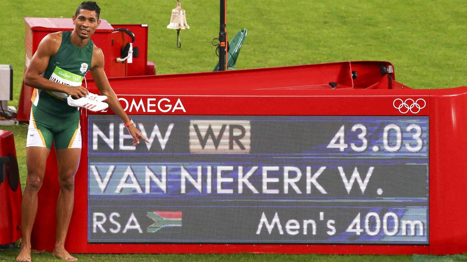 Foto: Wayde van Niekerk bate el récord de los 400m de Michael Johnson. (Reuters)