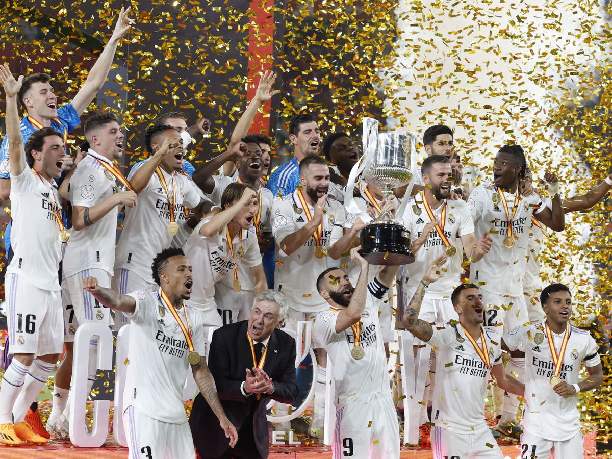 Foto: El Real Madrid celebra la Copa del Rey 2023. (EFE/Julio Muñoz)