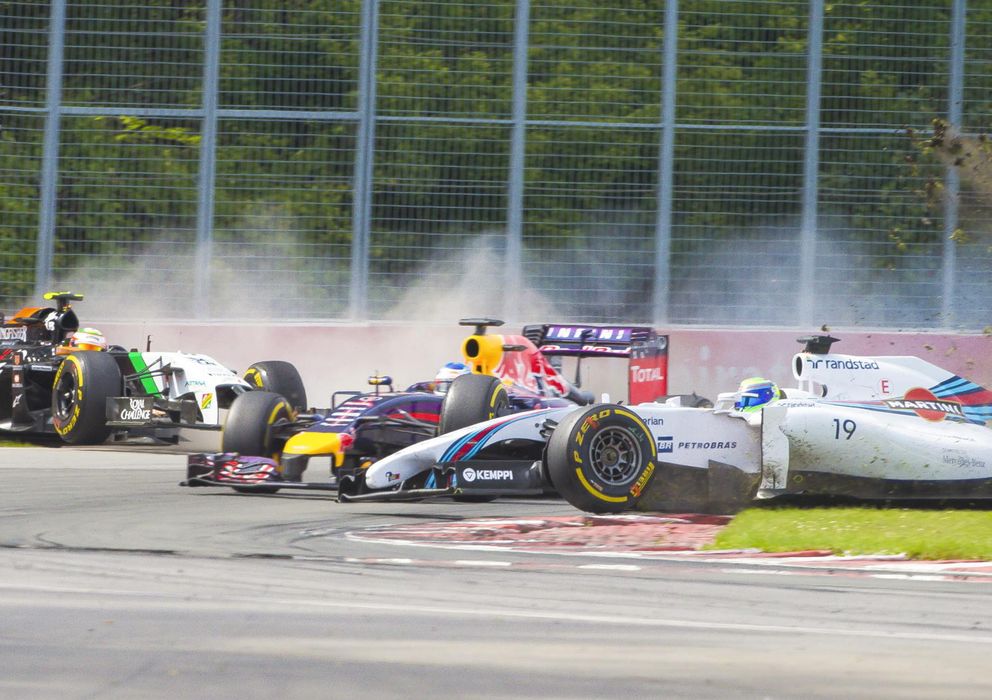 Foto: Vettel se libró por escasos metros de ser 'atropellado' por Massa.