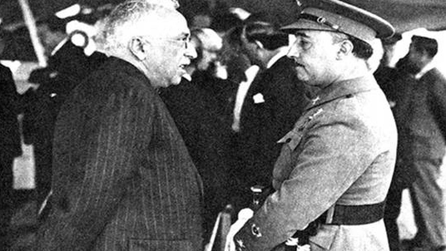 Alcalá Zamora con Francisco Franco.