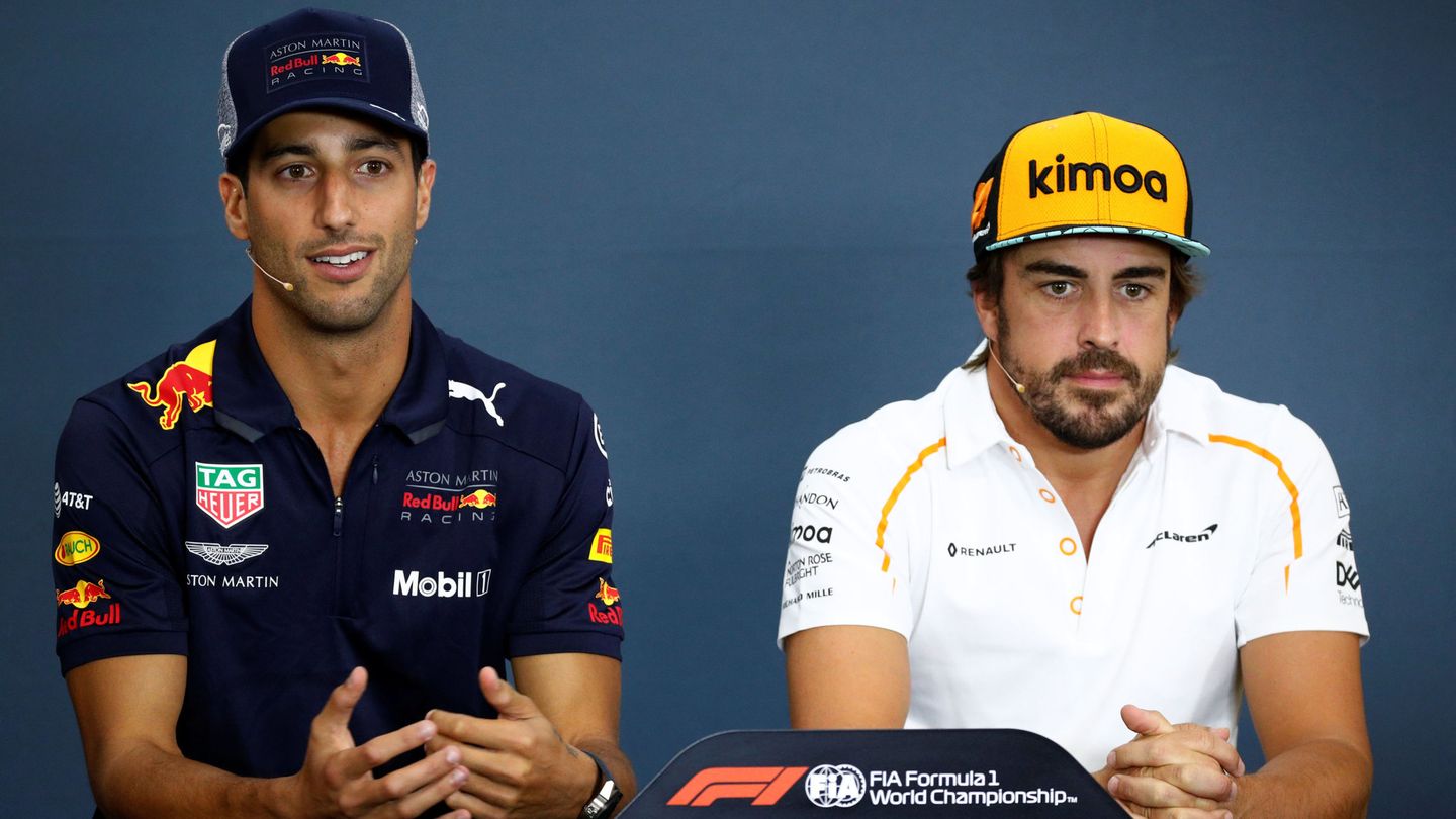 Fernando Alonso, junto a Ricciardo cuando este era piloto de Red Bull. (EFE)